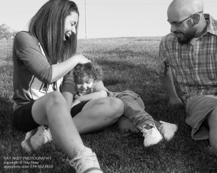 Windsor Family Photography - Jo and Shaun - Dieppe Gardens